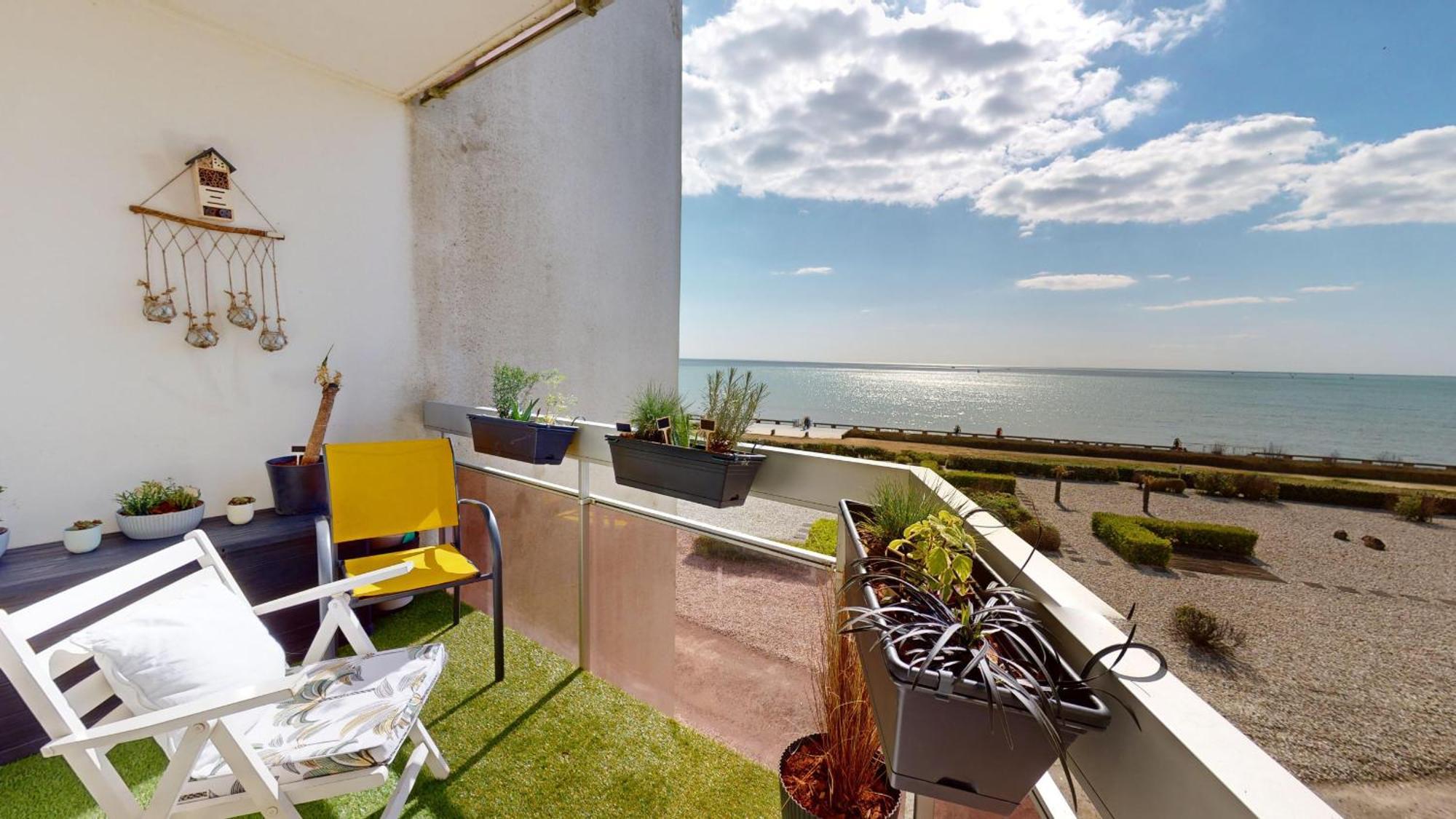 Appartement Le Bateau Ivre 50 M De La